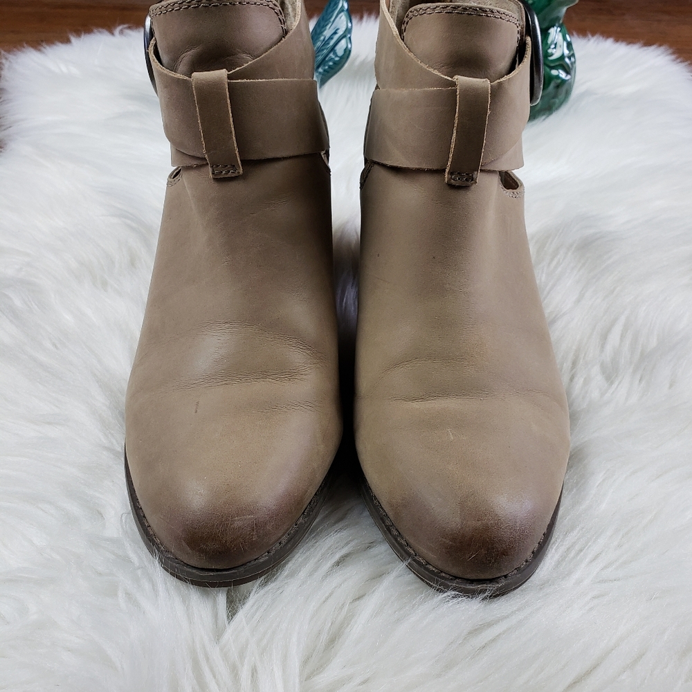 Vionic Rory buckle ankle bootie size 9 - Picture 11 of 16